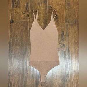 Abercrombie & Fitch Ribbed Knit V-neck Bodysuit Small